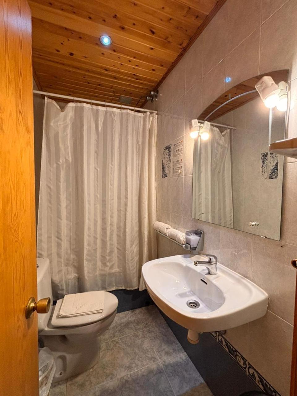 Hotel Prats Ribes De Freser Exteriör bild